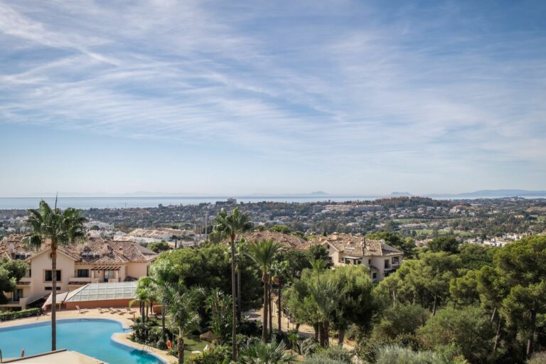 d77f7e9c0f5ae5741dfefd023862cda0 - 6