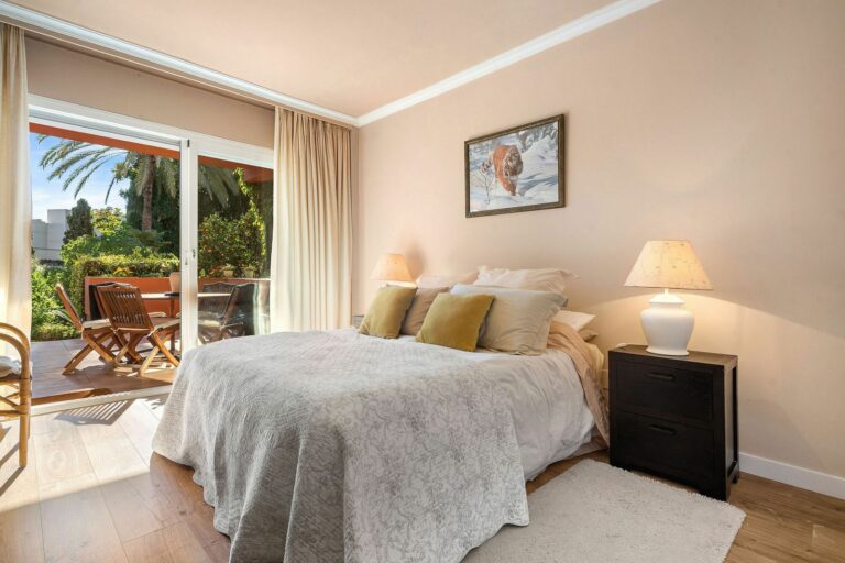 d8f1cfc8f6f6eab22c681d8ad3f5625b - 16