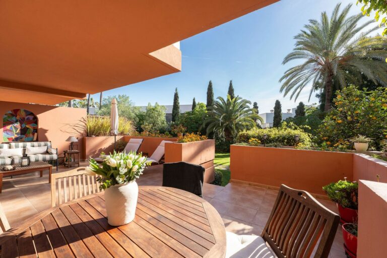 d8f1cfc8f6f6eab22c681d8ad3f5625b - 4