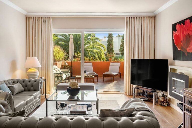 d8f1cfc8f6f6eab22c681d8ad3f5625b - 6