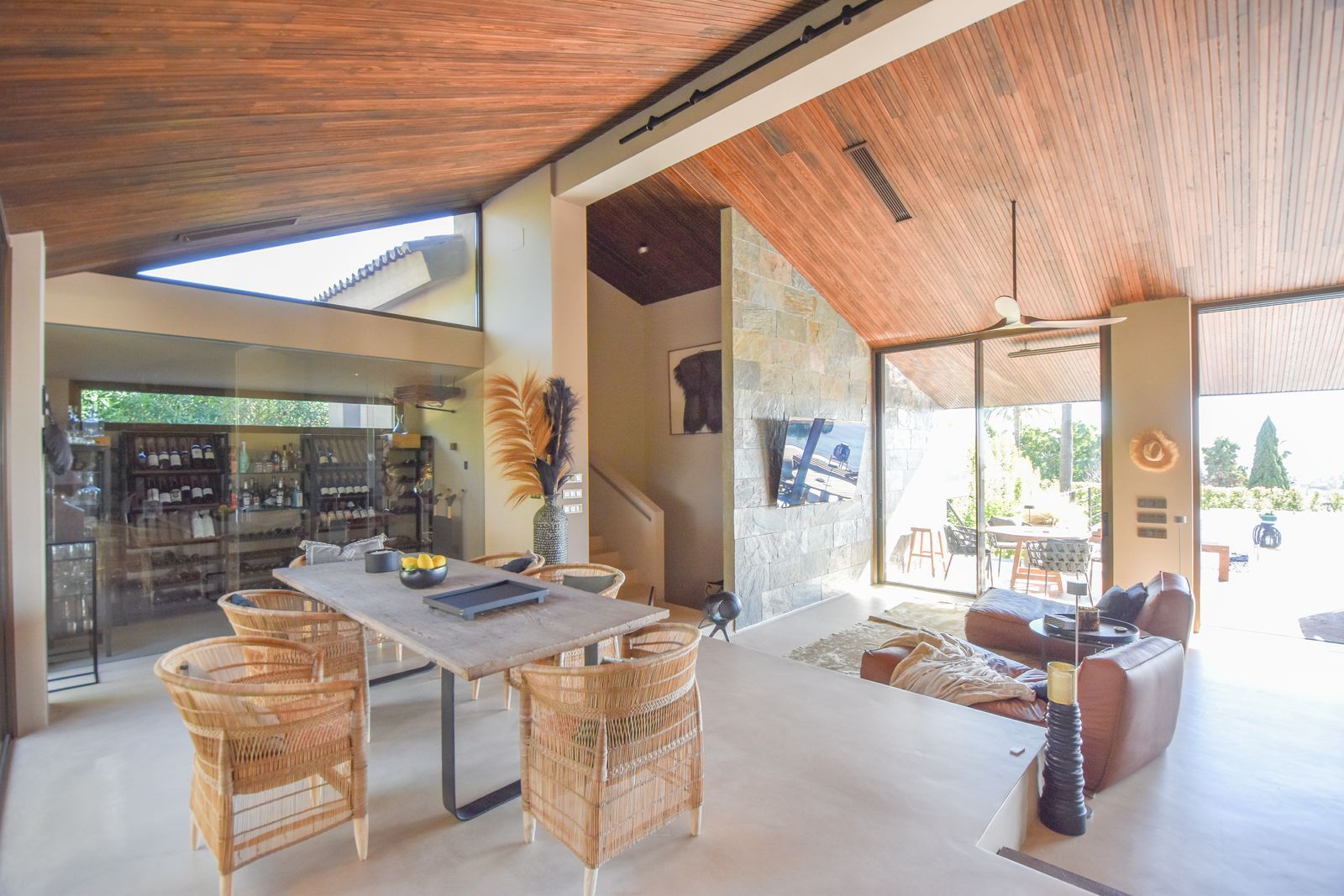 d959c82f96bcb6f9e7d160c48b06ee84 - 12