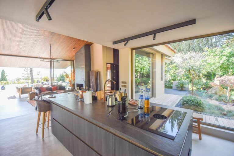 d959c82f96bcb6f9e7d160c48b06ee84 - 13