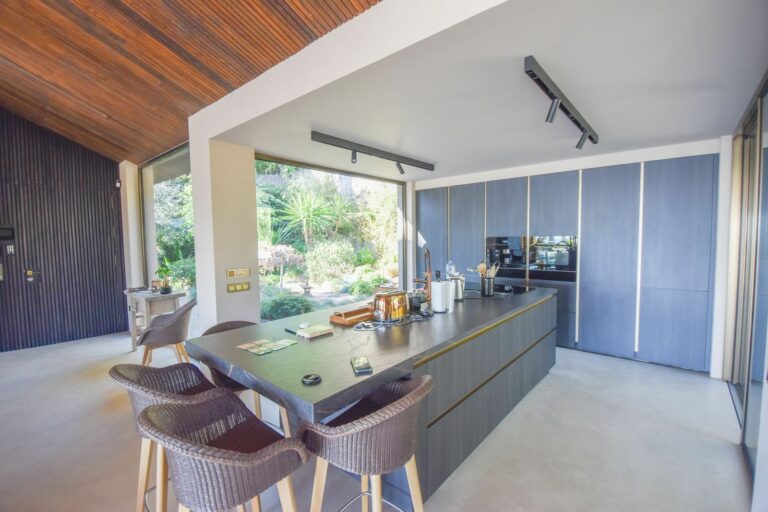 d959c82f96bcb6f9e7d160c48b06ee84 - 14