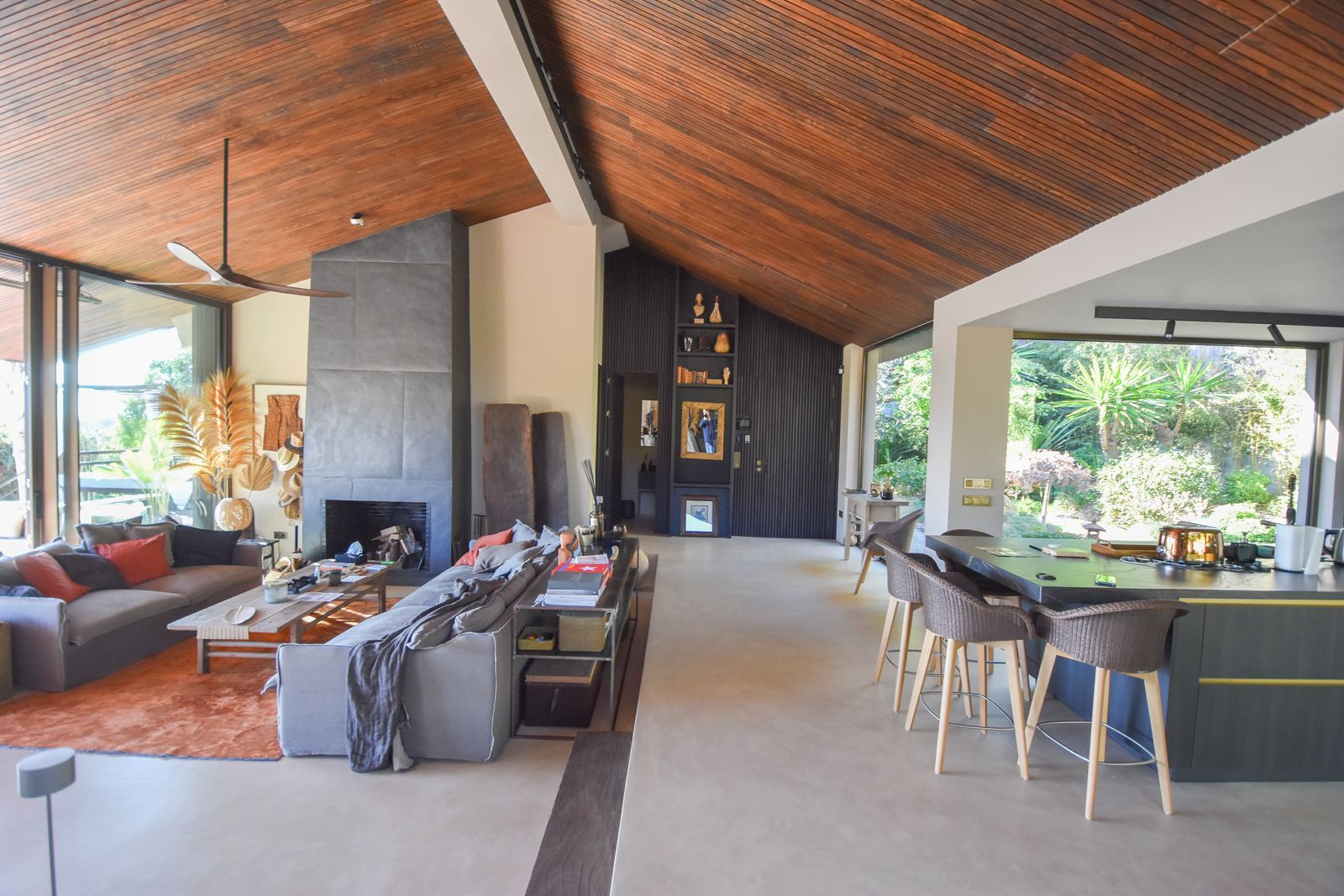 d959c82f96bcb6f9e7d160c48b06ee84 - 16