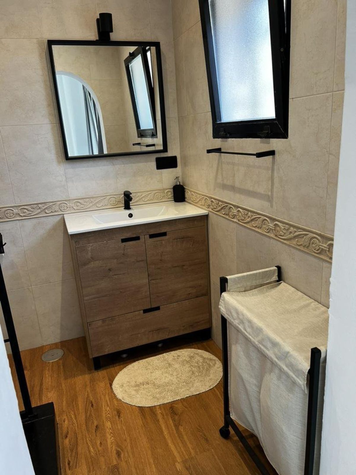 dfb65f5a26e2050348fc28705a1aed6d - 11