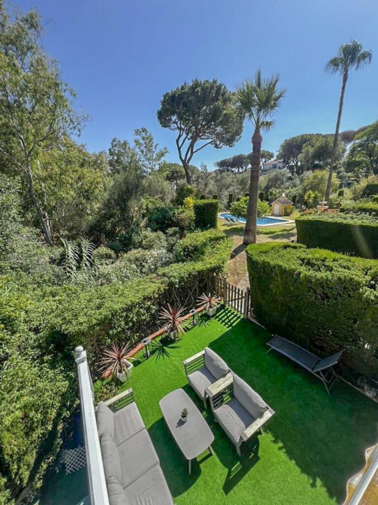 dfb65f5a26e2050348fc28705a1aed6d - 9