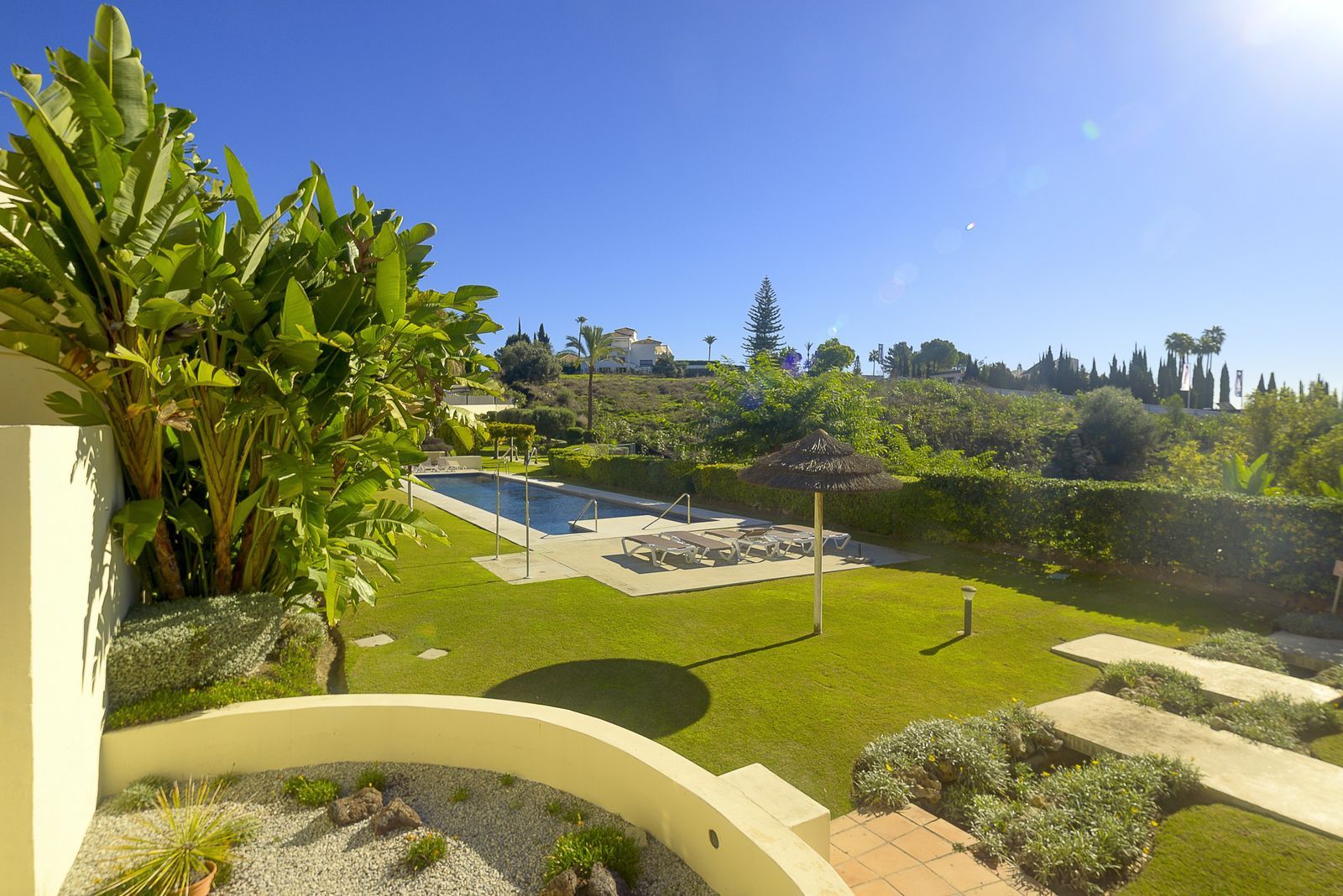 dfe2ba2e0a97fe18961582144068db06 - 13