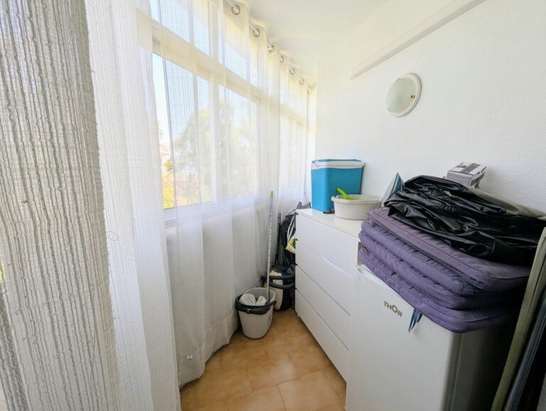 e0cdd0da997ab681c9e89b13f0047e75 - 16