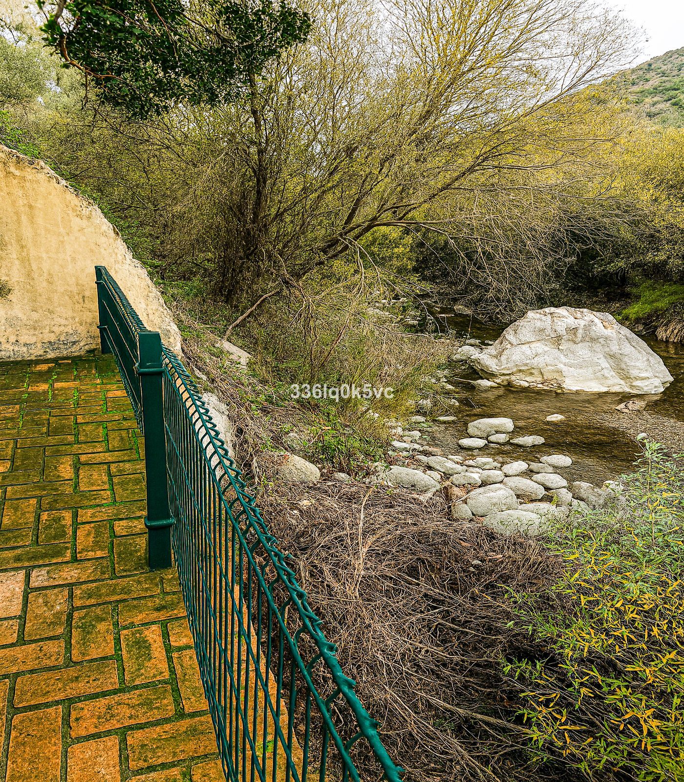 e25007adfe19039e2e43b513ff58614c - 10