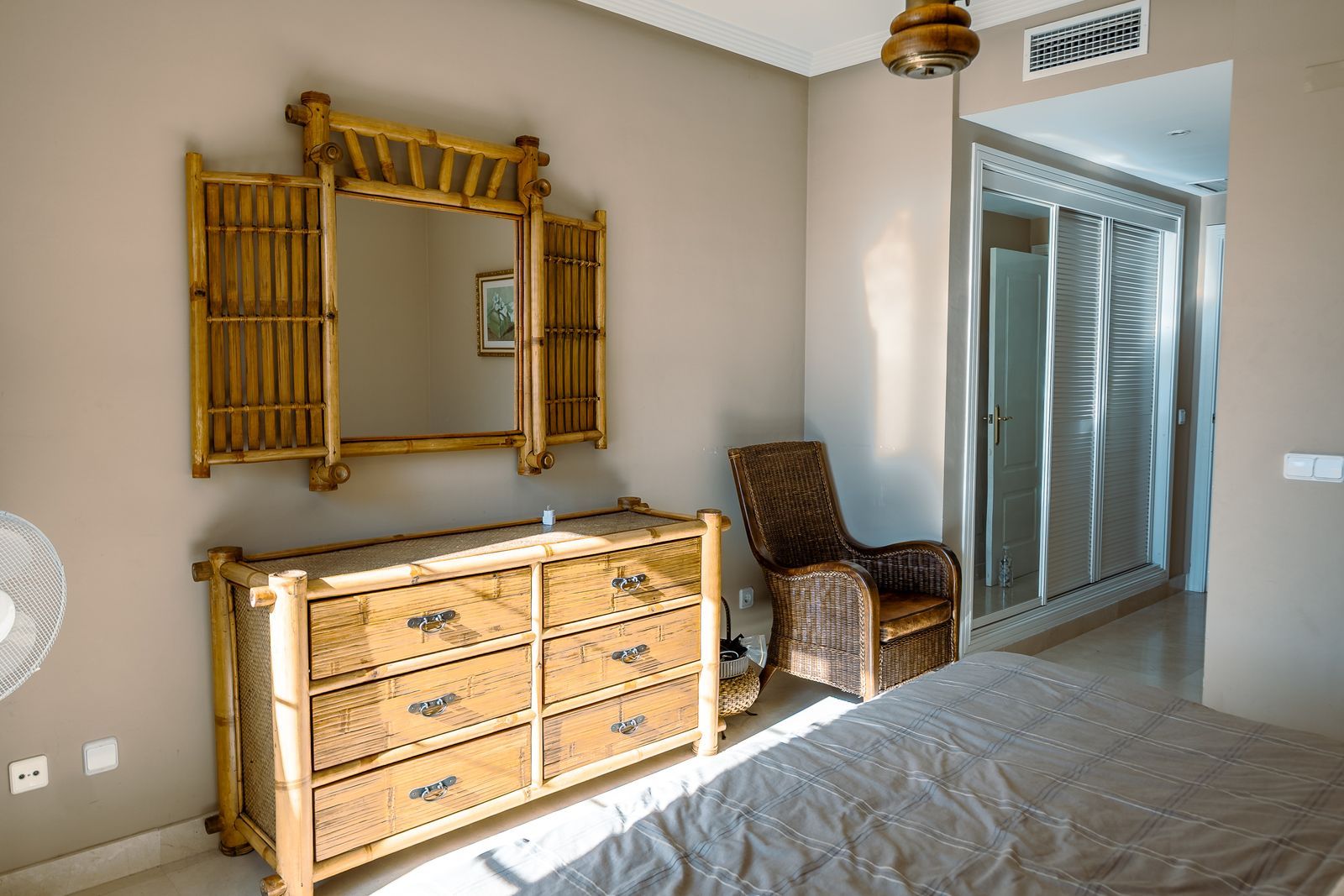 e2a1a279a3123f2276c43e2141956483 - 13