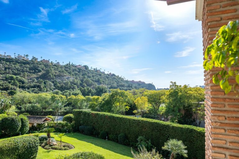 e2a1a279a3123f2276c43e2141956483 - 2