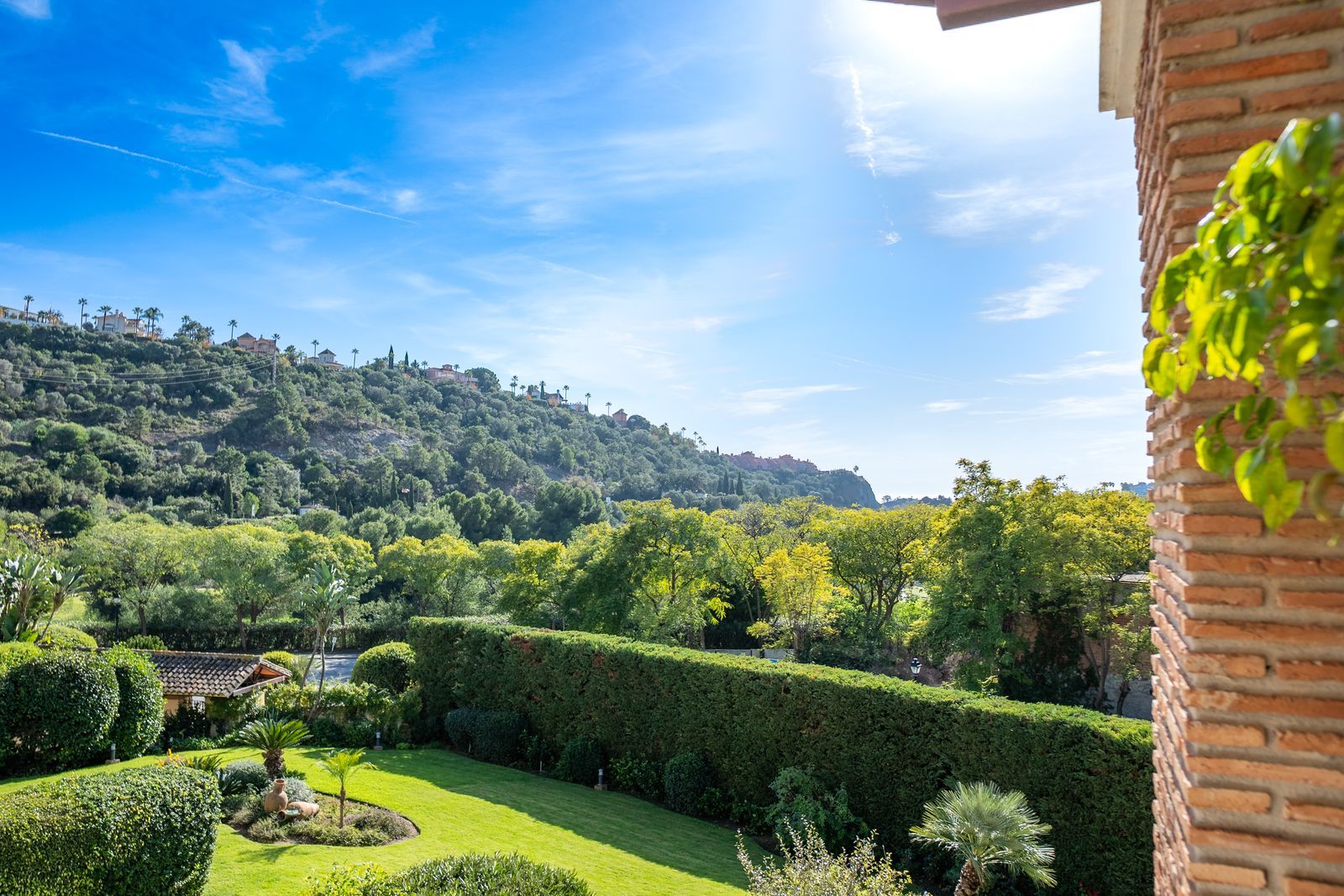 e2a1a279a3123f2276c43e2141956483 - 2