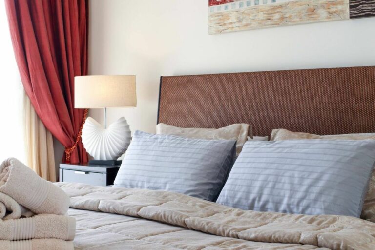 e2a257fb9997b07b4e5837ef0e2e9b5b - 16