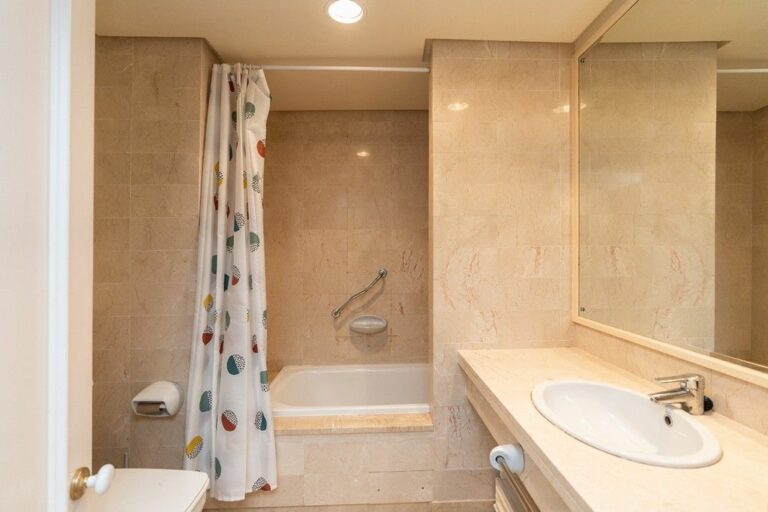 e3d4470d1e840aedcbcd161806803350 - 10