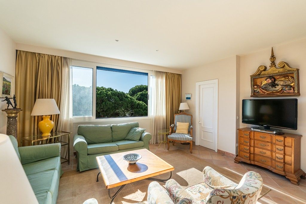 e3d4470d1e840aedcbcd161806803350 - 7