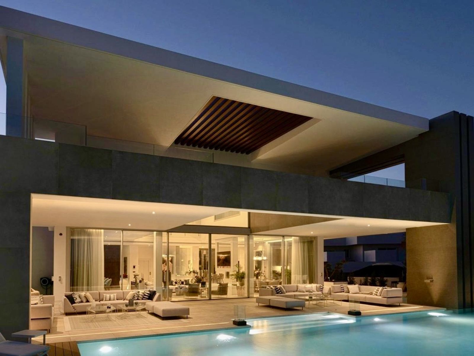 e48ec5dfb871e187081a8adb6dd1c1d4 - 12