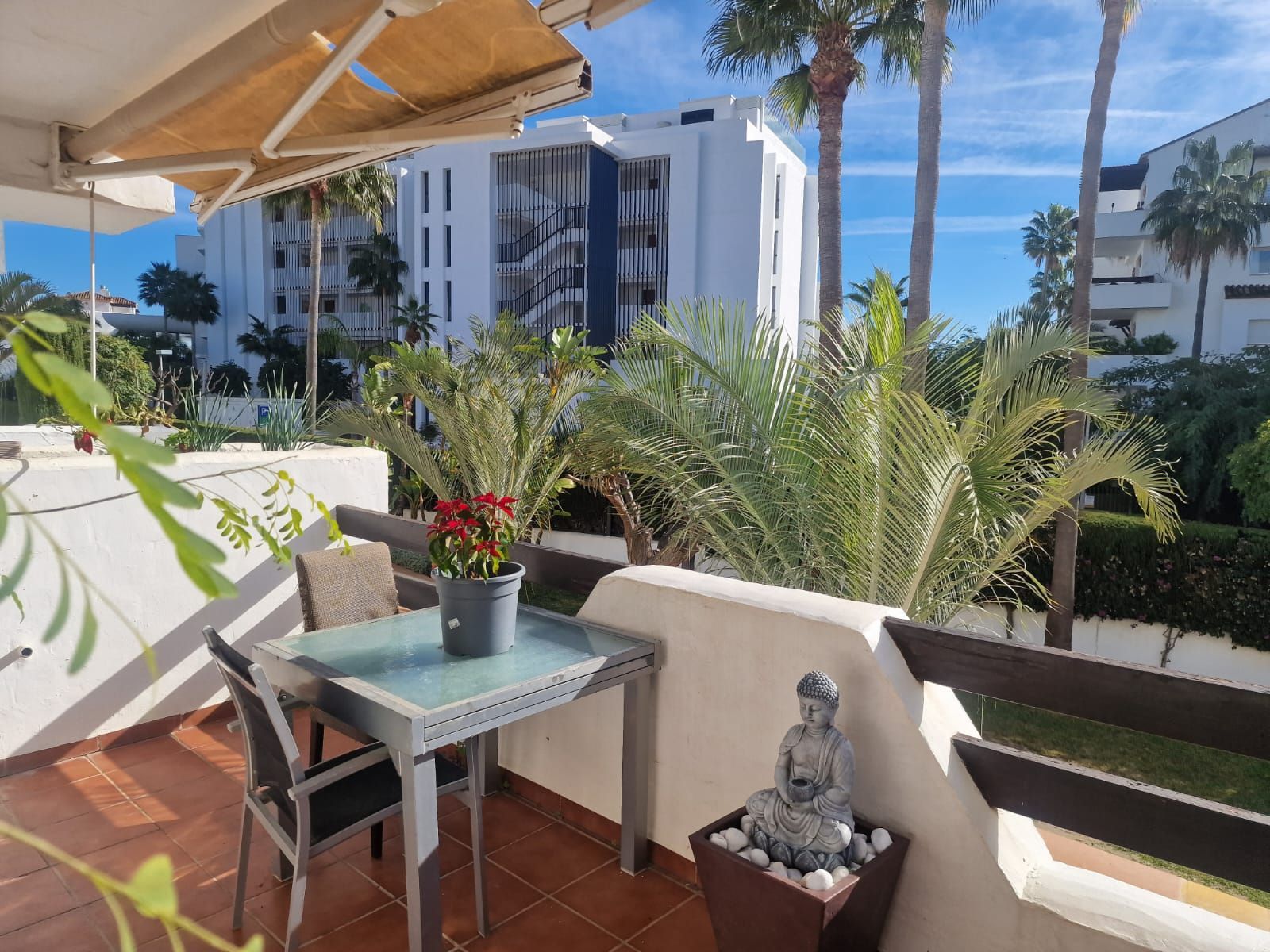 e494b5377f56d112204d294495c5f190 - 11