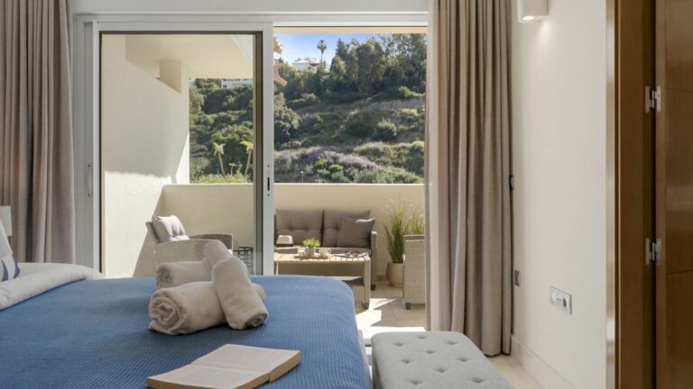 e49a8d7a3bb5ec029e526efd7e81461b - 10