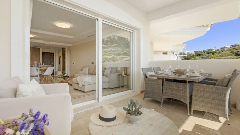 e49a8d7a3bb5ec029e526efd7e81461b - 2