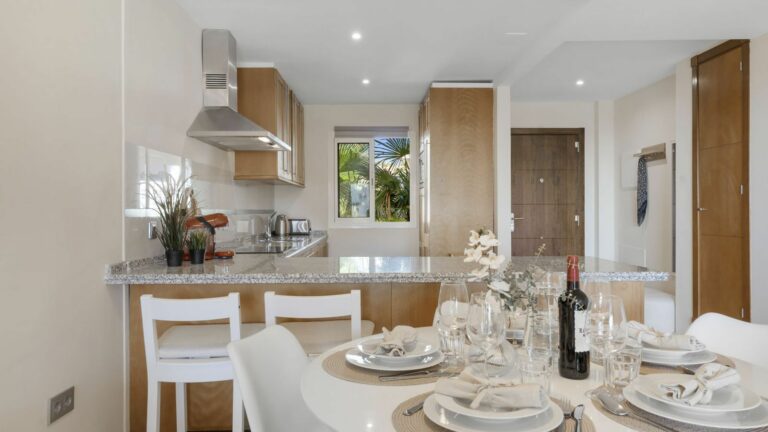 e49a8d7a3bb5ec029e526efd7e81461b - 6