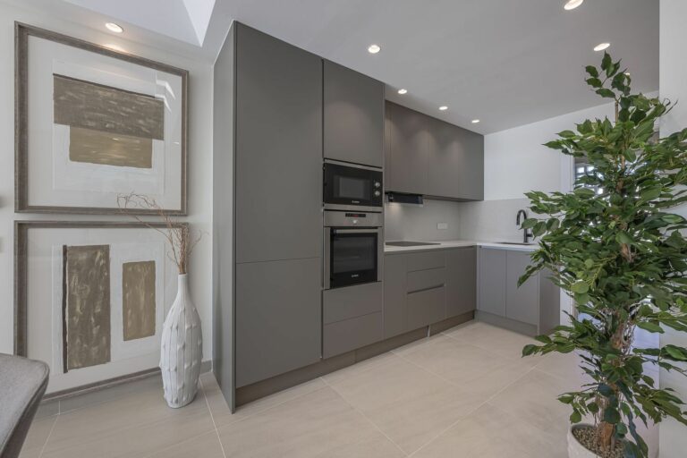 e60056d8355445d45b9749b3c3dd1580 - 10