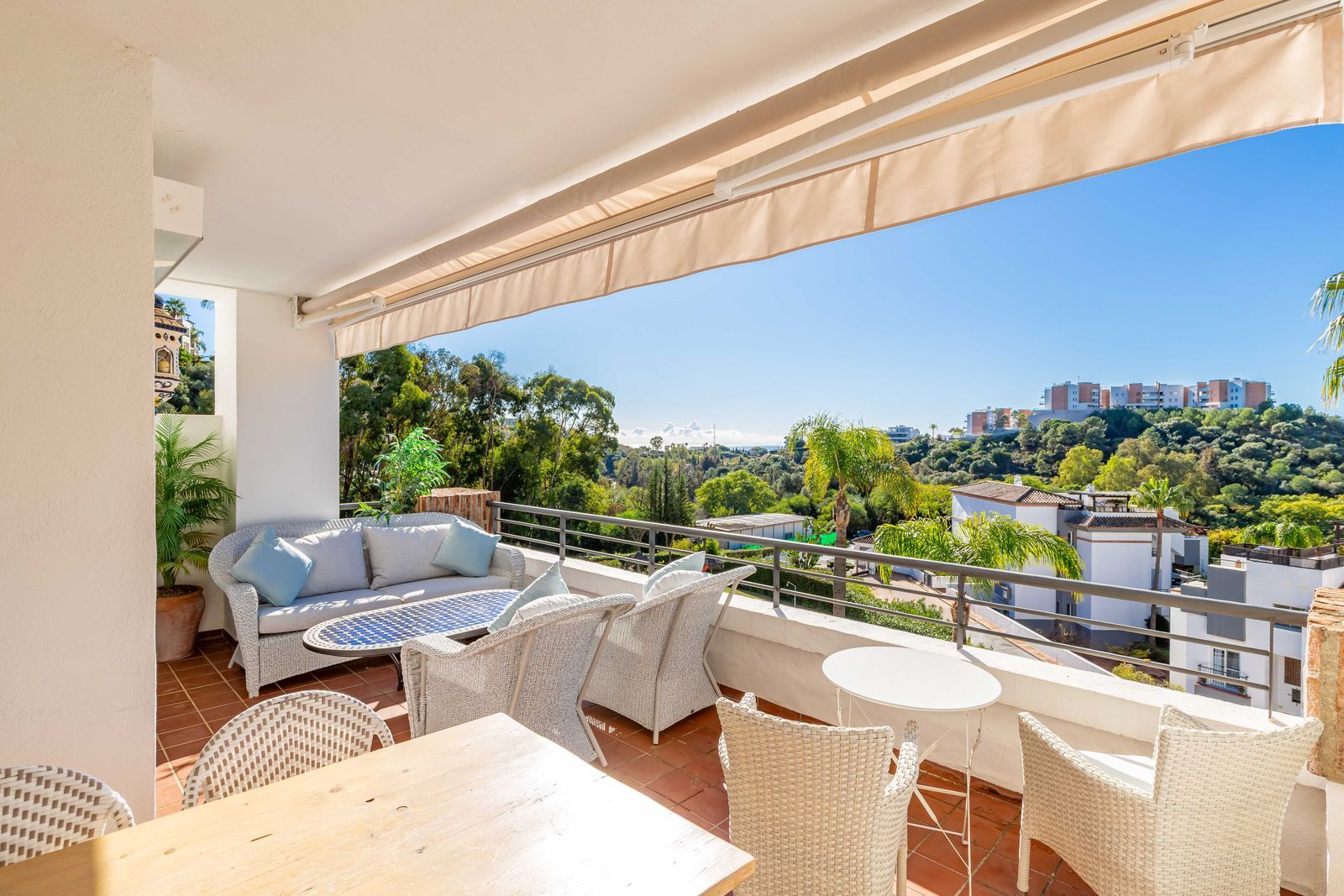 e6bb932f9c75398b6a7ef2617ef6ee14 - 7