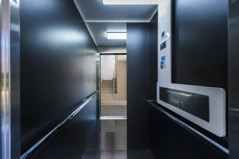 ea46f0c3bd7898a4b41f2f7d2027244c - 15