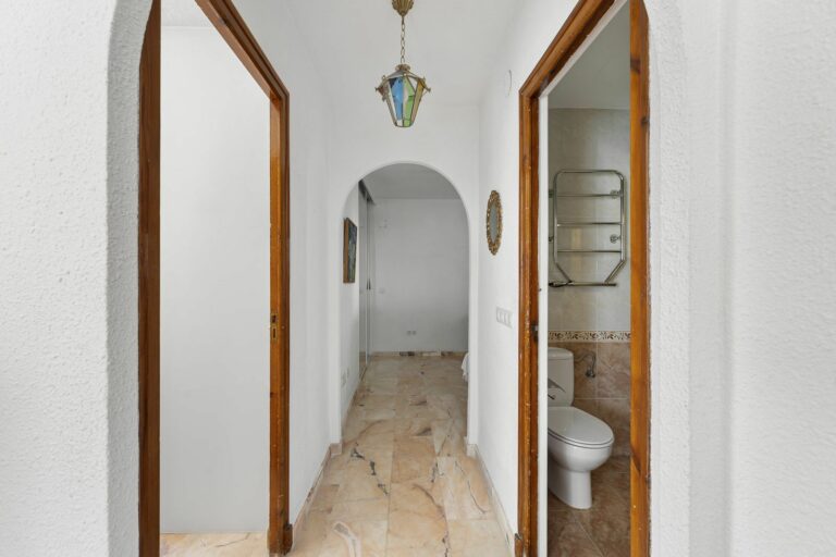 ea81e13c68ae7ca4510a2e074bd9517b - 8