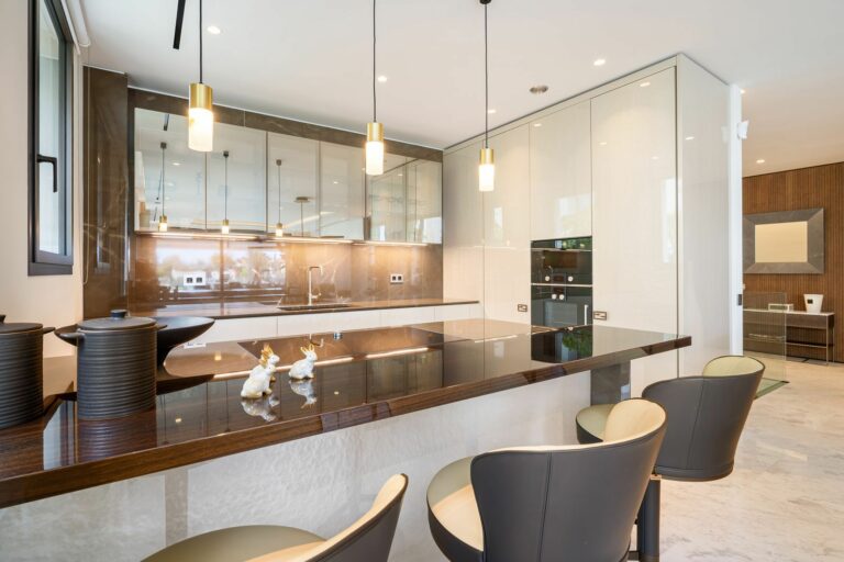 eaadfac84d35cb2a13f4c005e0c488a2 - 1