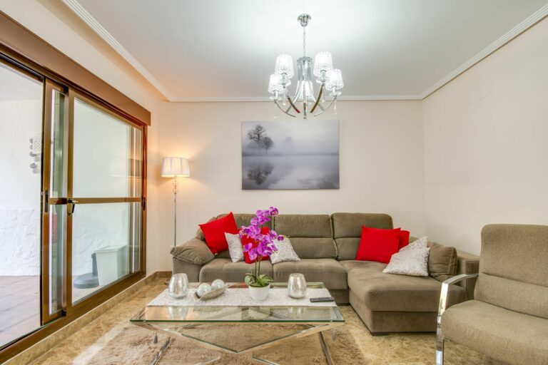 ec0ad6f475a3ad9a2f39c60ff3cbac28 - 11