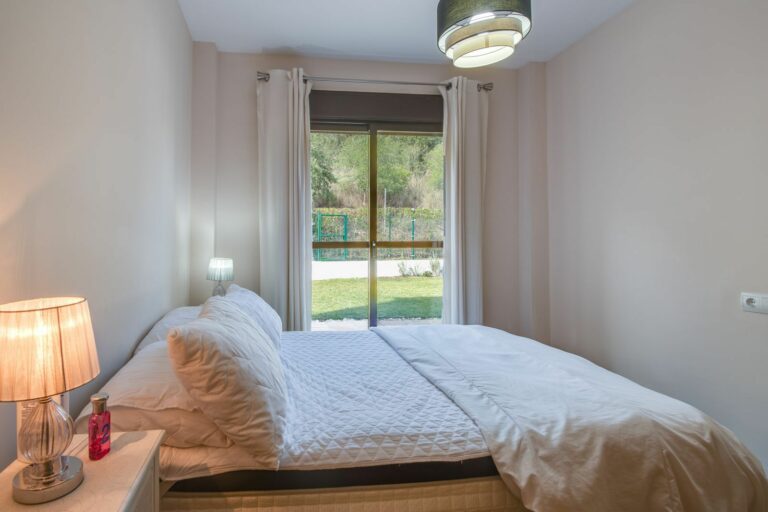 ec0ad6f475a3ad9a2f39c60ff3cbac28 - 12