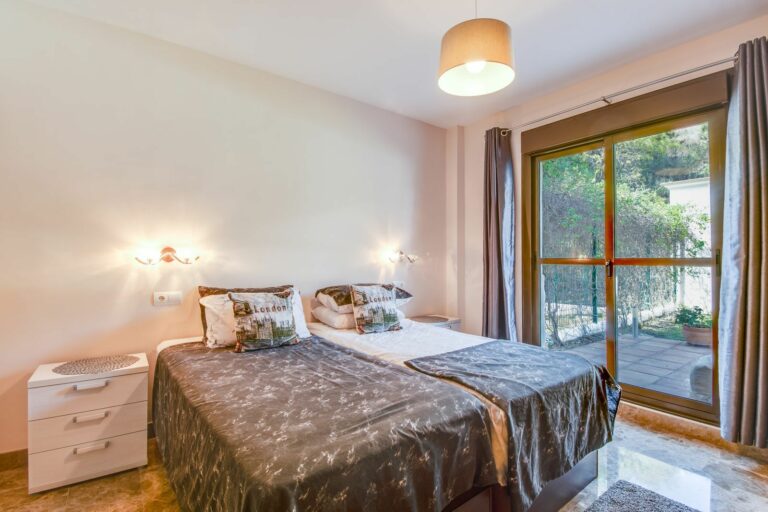 ec0ad6f475a3ad9a2f39c60ff3cbac28 - 14