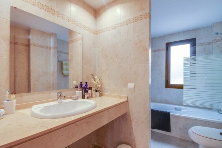 ec0ad6f475a3ad9a2f39c60ff3cbac28 - 15