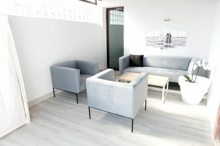 ec5b782e75c198ae1b9495478de8300c - 12