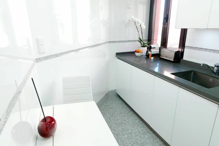 ec5b782e75c198ae1b9495478de8300c - 9