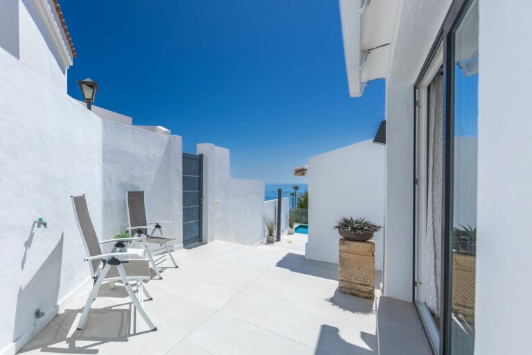 ec78df6905331e2fb8967c913d588351 - 14