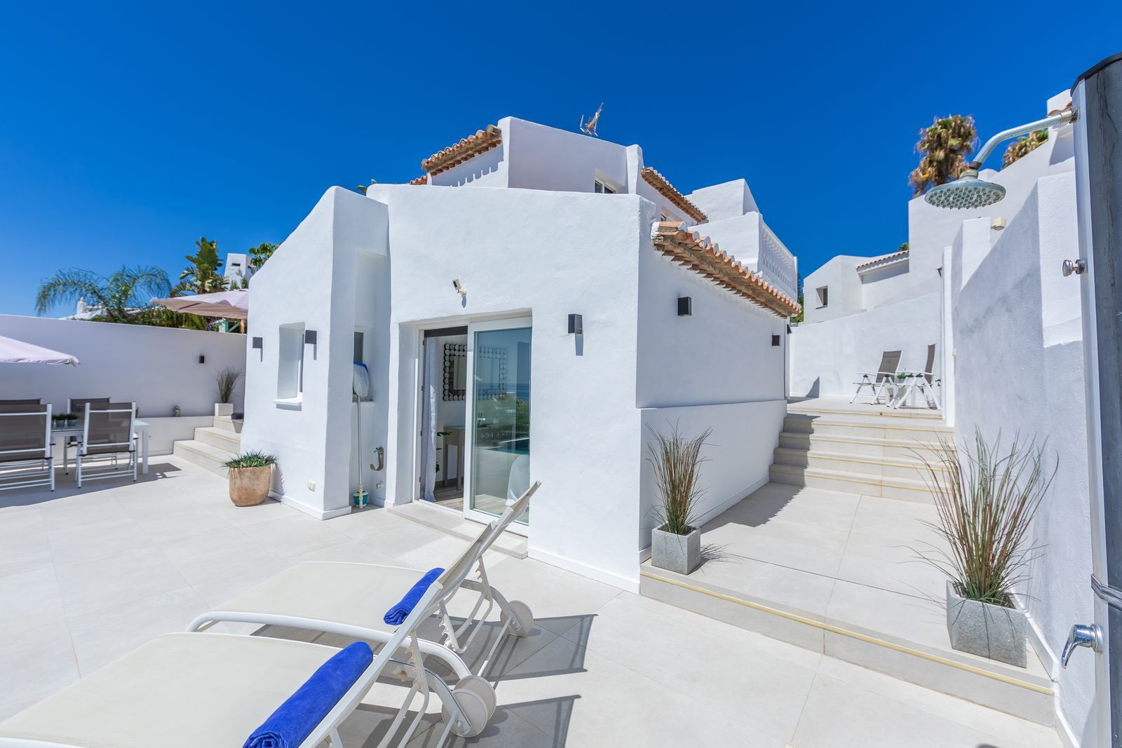 ec78df6905331e2fb8967c913d588351 - 6