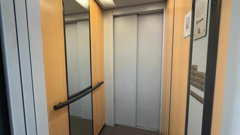 ee025fdd194abadeb4ad11c2f8c920fe - 13