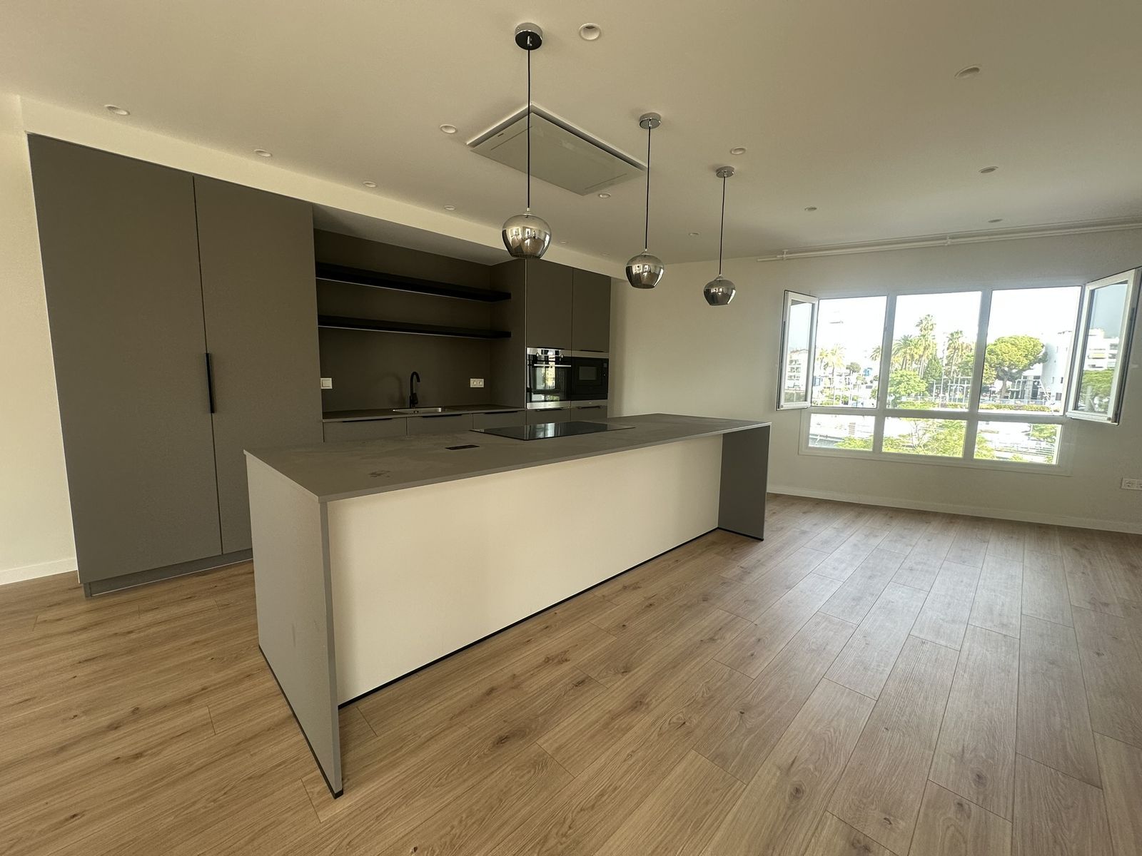 ee376af987ac4720623556c1051082cc - 1