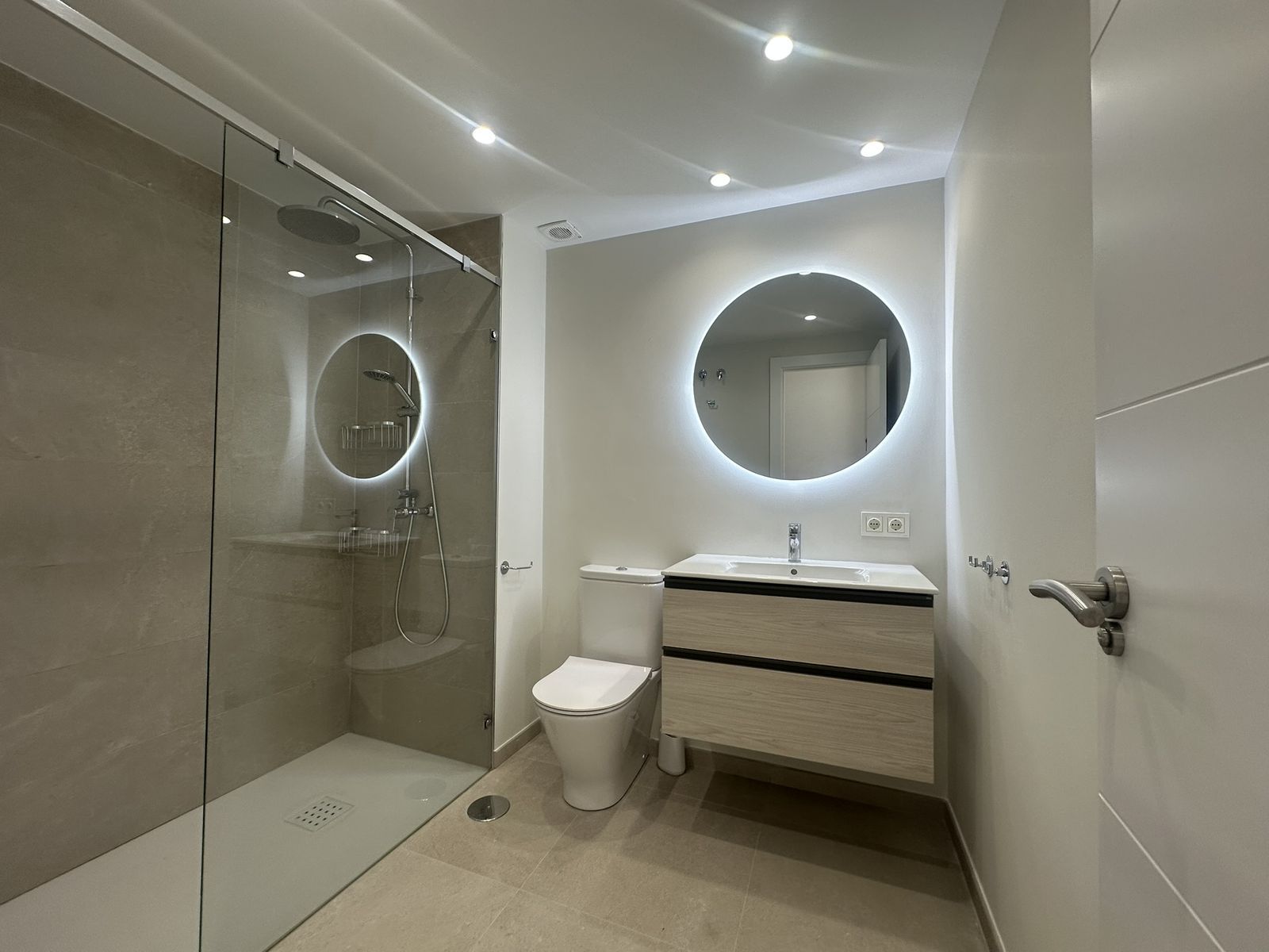 ee376af987ac4720623556c1051082cc - 16