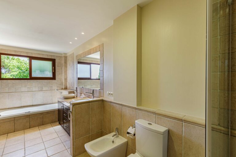 efea0cd284f279cd2f89c0cdc3ee5624 - 10