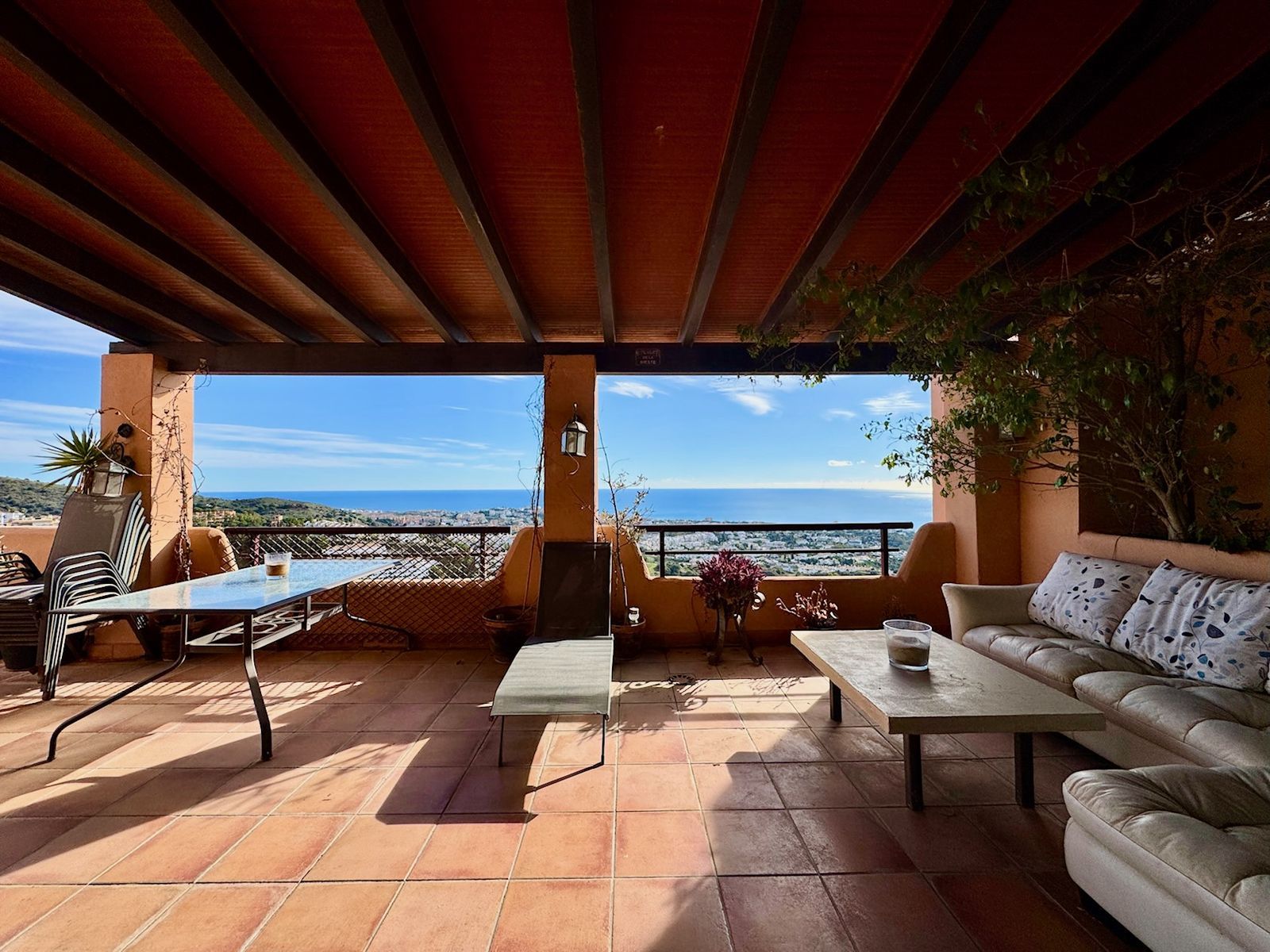 f0a85c35d6e89a1d9b160bc30979fcaf - 12