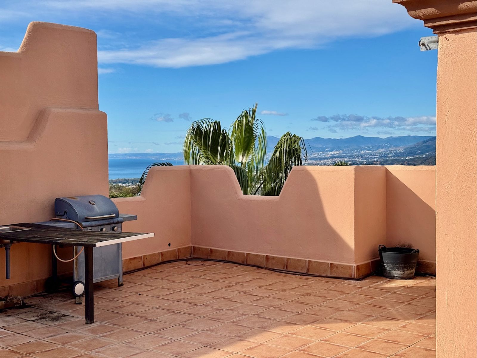 f0a85c35d6e89a1d9b160bc30979fcaf - 16