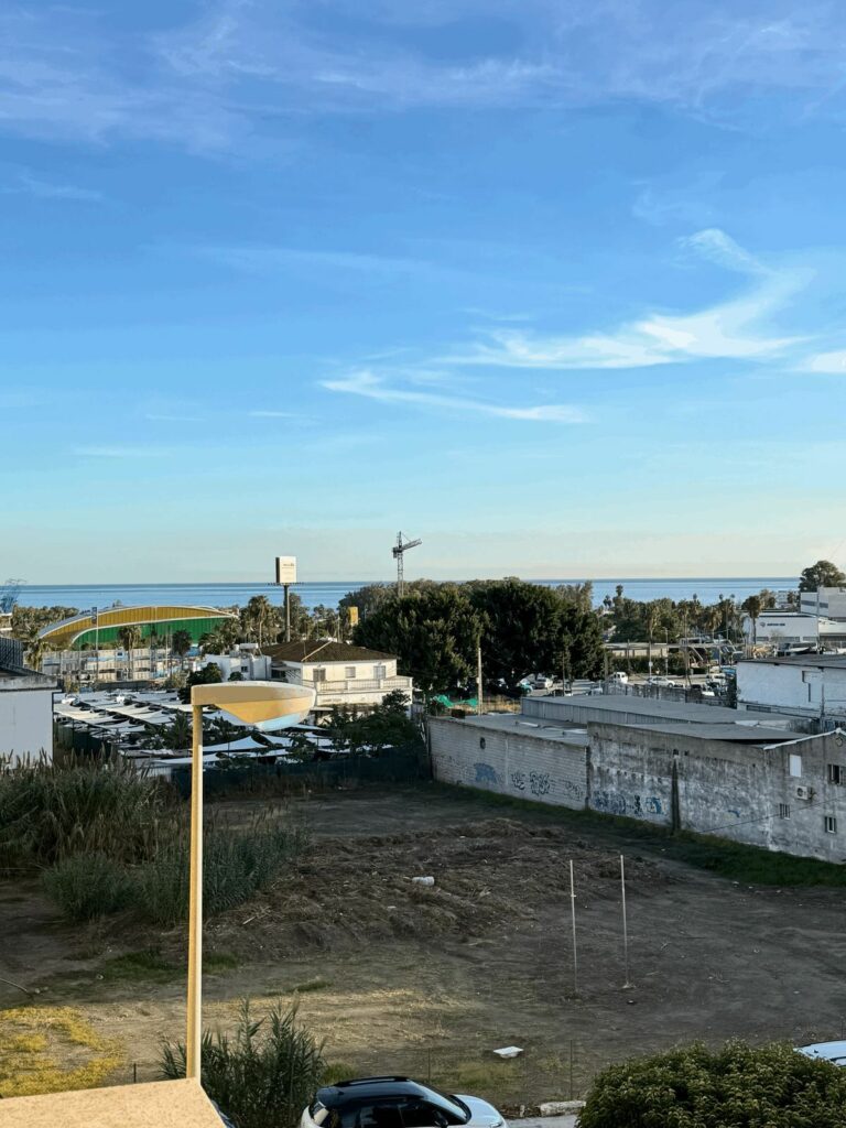 f113620d73e36c0952947e10432521fb - 12