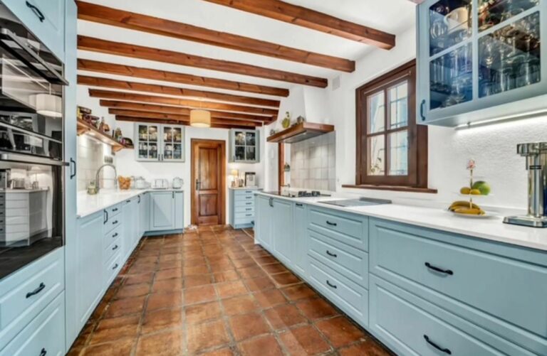 f1e37a70901b2f1a625a4ee01da05c65 - 10