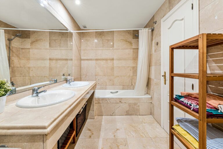 f22f9ed1b1aec655b4c8bca4afdd3239 - 13