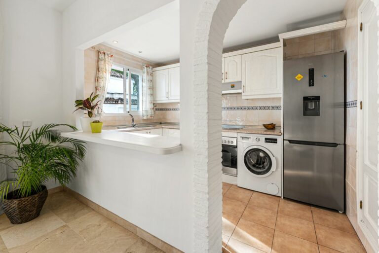 f22f9ed1b1aec655b4c8bca4afdd3239 - 4