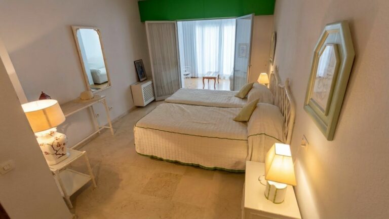 f276b2eb31f0e84719804de2be692486 - 15