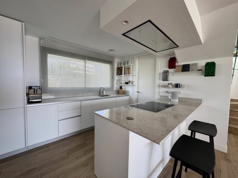 f3b3d5817293c71b4674e7a57e50f08e - 12