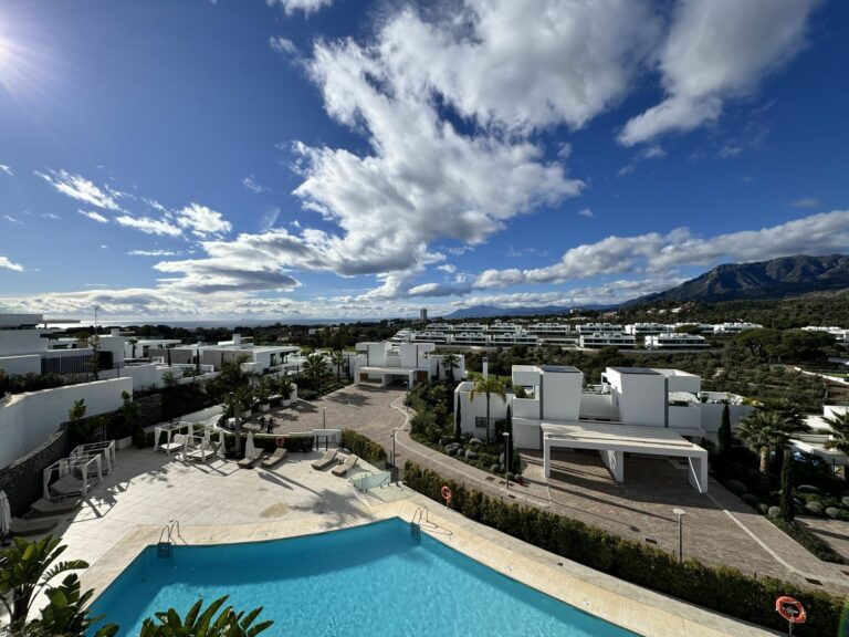 f3b3d5817293c71b4674e7a57e50f08e - 16